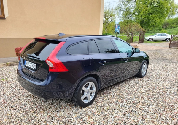 Volvo V60 cena 43000 przebieg: 263000, rok produkcji 2015 z Dęblin małe 67